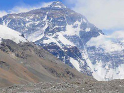 Покорение Эвереста в Minecraft: стример поднялся на виртуальную вершину за 4 часа