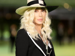 Шер звернула увагу на важливість підтримки Заходу для України