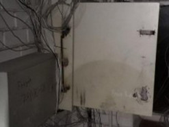 В Днепре среди ночи поймали вора интернет-оборудования в многоэтажках