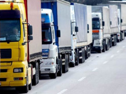 Дорога між Миколаєвом та Одесою забита фурами з зерном, яке везуть до портів «Великої Одеси»