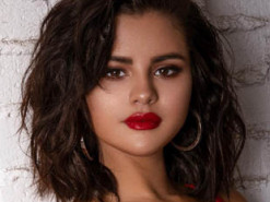 Примите меры: певица Селена Гомес лично написала руководству Facebook