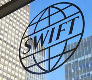 Крупнейшая в ЕП фракция высказалась за отключение России от SWIFT