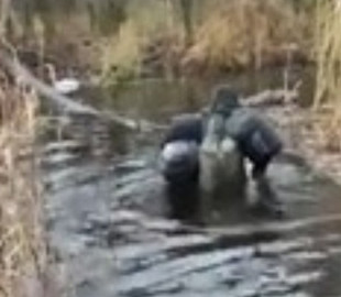 В Литву по болотам: появилось видео тайного проникновения нелегалов в Евросоюз