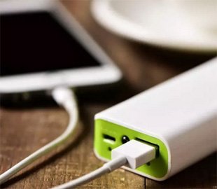 Эксперт рассказал, как чужие зарядные устройства могут стать средством кражи информации с телефона