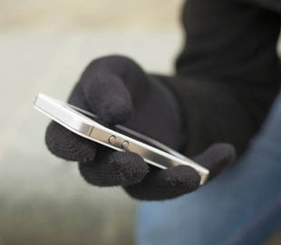 В Киеве устроили вооруженную "охоту" на владельцев дорогих телефонов