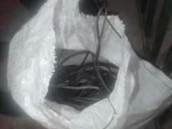 Правоохранители задержали двоих мужчин, которые пытались украсть кабель