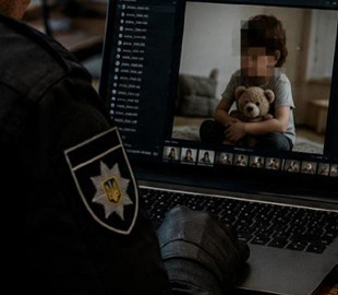 У Кременчуцькому районі поліція розслідує справу про зберігання дитячої порнографії: суд арештував телефони, ноутбуки та жорсткий диск