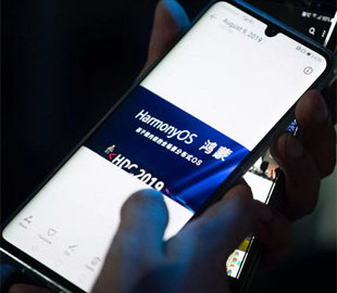 Huawei признала, что ускорила выход операционной системы из-за санкций США