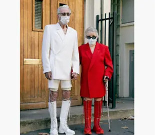 Пожилые супруги прославились благодаря ярким нарядам