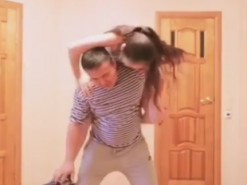 В соцсетях набирает популярность забавный флешмоб Koala Challenge