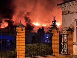 Сильний вибух і пожежа: у Курській області РФ український дрон вразив завод низьковольтної апаратури