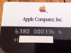 Первая кредитка Apple была выпущена в 1986 году