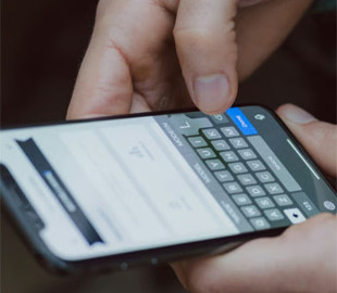 Які SMS перетворюють телефон на "відкрите вікно" для шахраїв