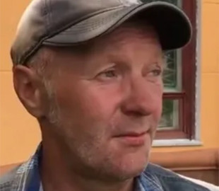 В России мужчина расхвалил Путина журналистам за улучшение жизни, а после попросил у них денег на еду