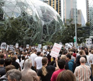 Кліматичні активісти з Amazon заявили, що компанія погрожувала їм звільненням