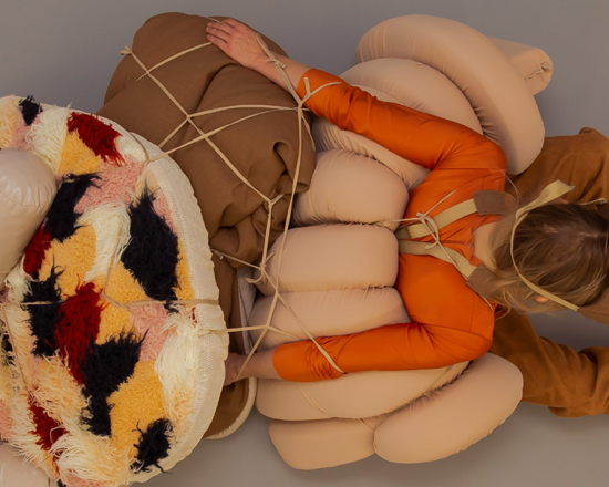 3future-survival-kit-lucy-mcrae_dezeen_2364_col_5-1704x1363.jpg (194 KB)