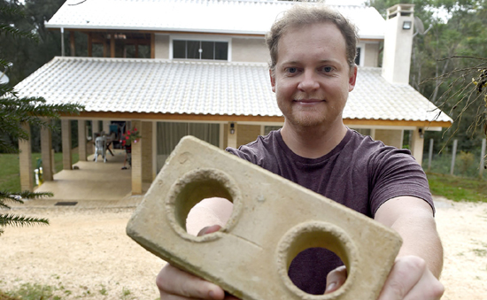 21a15bb630bbae952.jpg (174 KB)