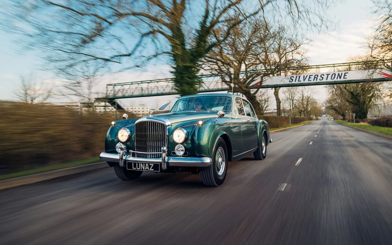 2lunazbentley-s2-flying-spur-8.webp (126 KB)