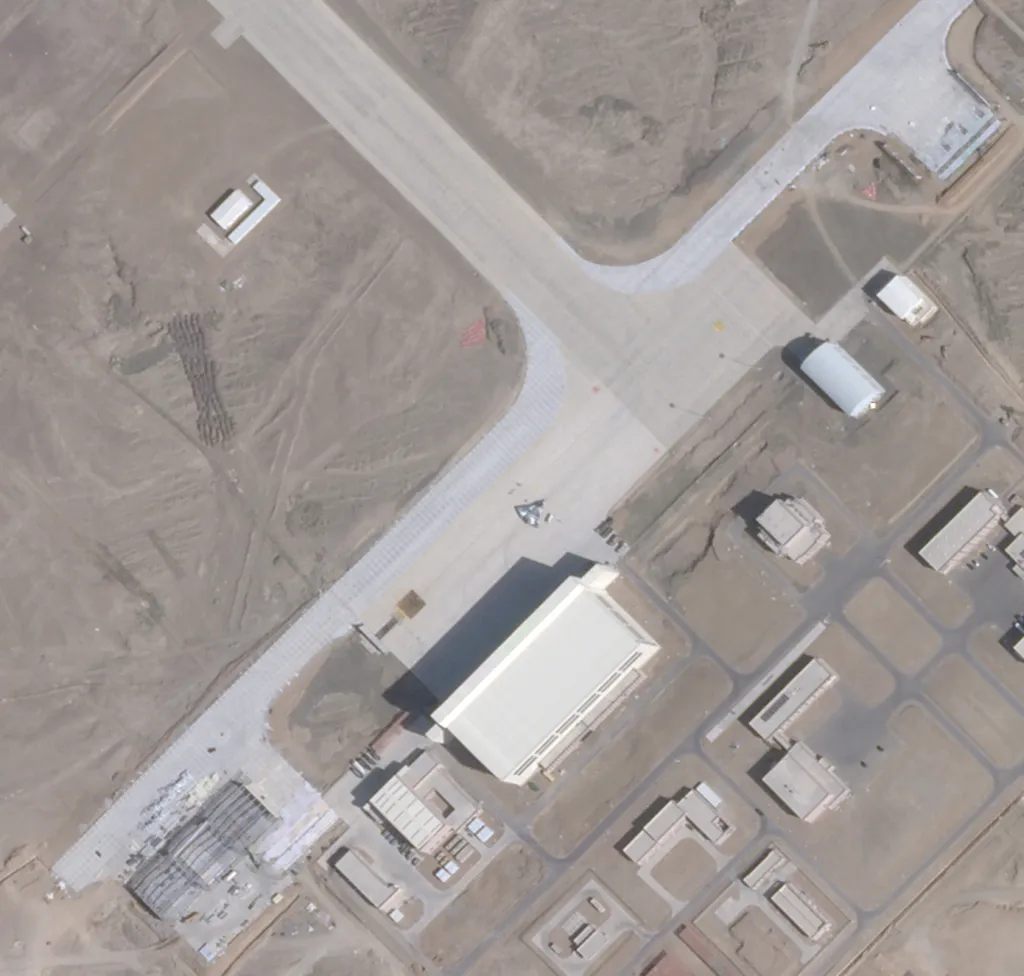1j-36-lop-nur-airfield-250827.webp (52 KB)
