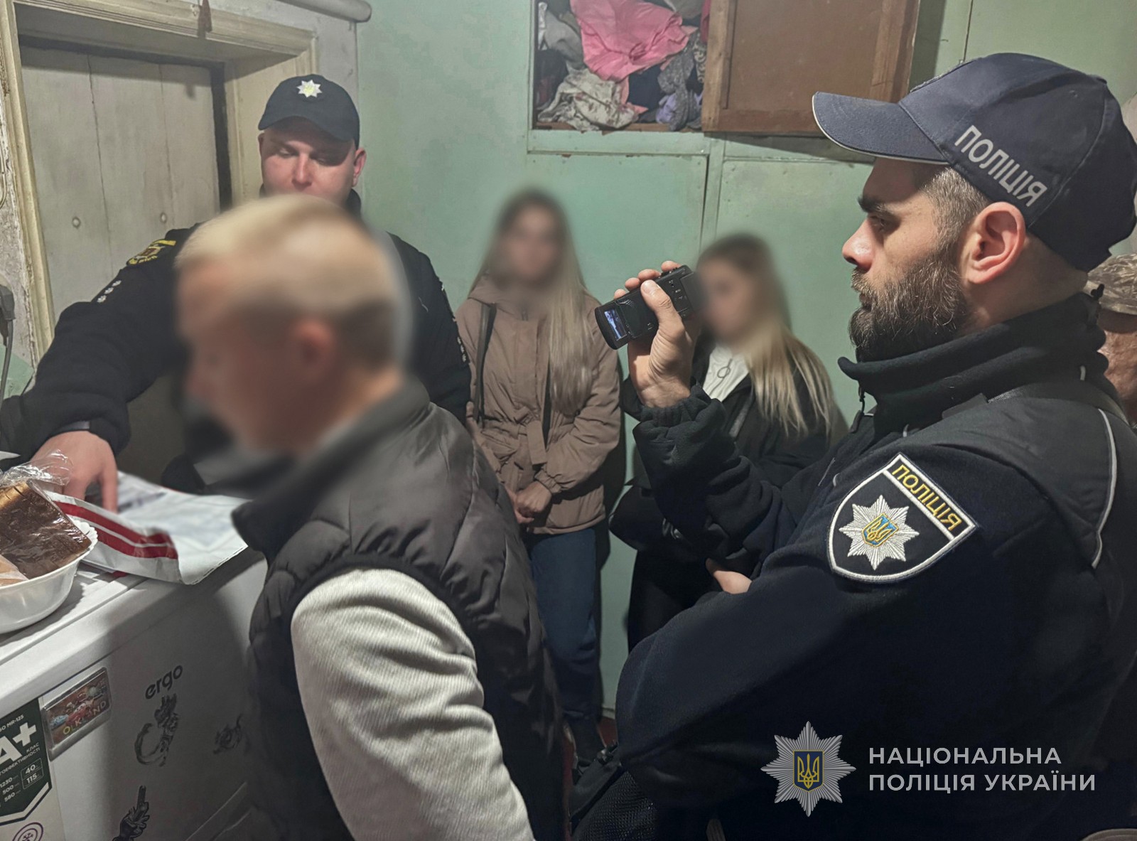 2v3_e5905e36d8e5018973e228b9d3f350ee.jpeg (315 KB)