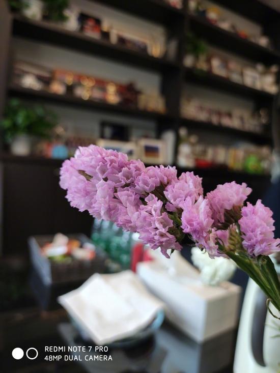 31552124079_gsmarena_002.jpg (238 KB)