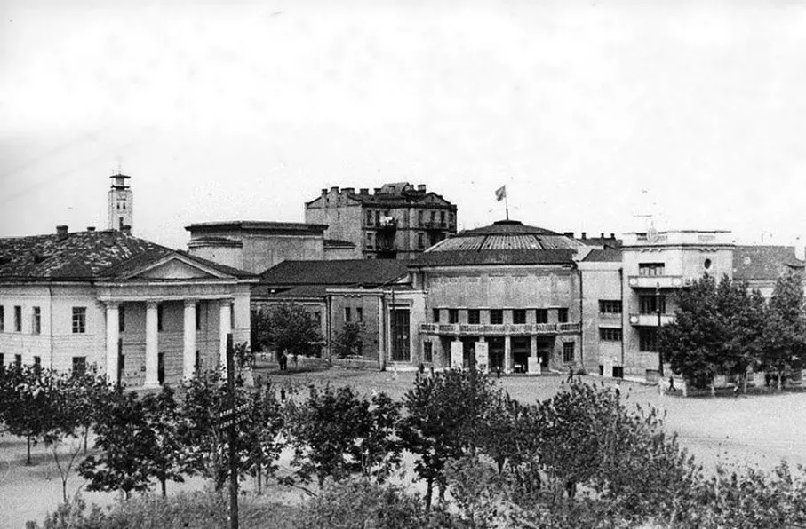 29306524752929081541565184109996923895203543n.webp (87 KB)