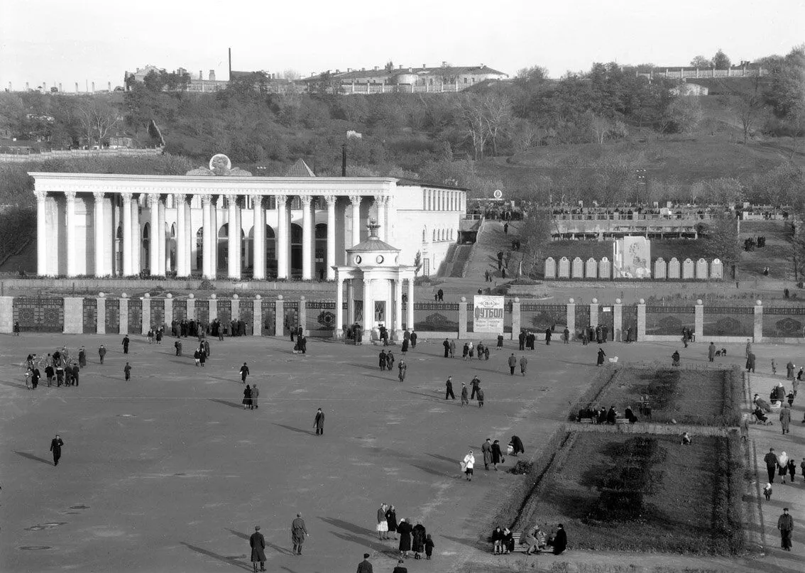 29576689453322763602196977929449848385902914n.webp (142 KB)