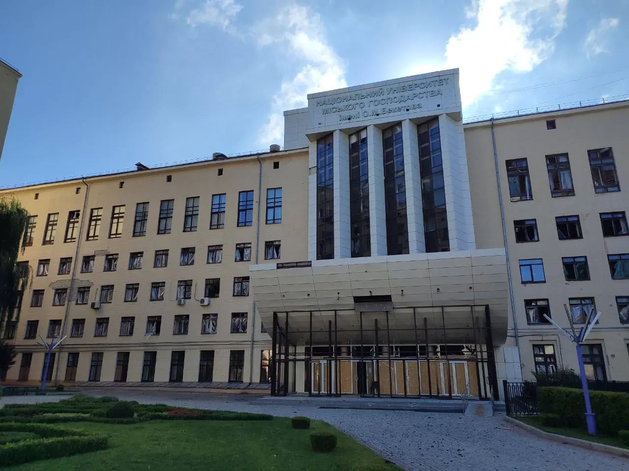 3987e8c97-12b60d43e5d3acc891a4ec7a0a233261.webp (99 KB)