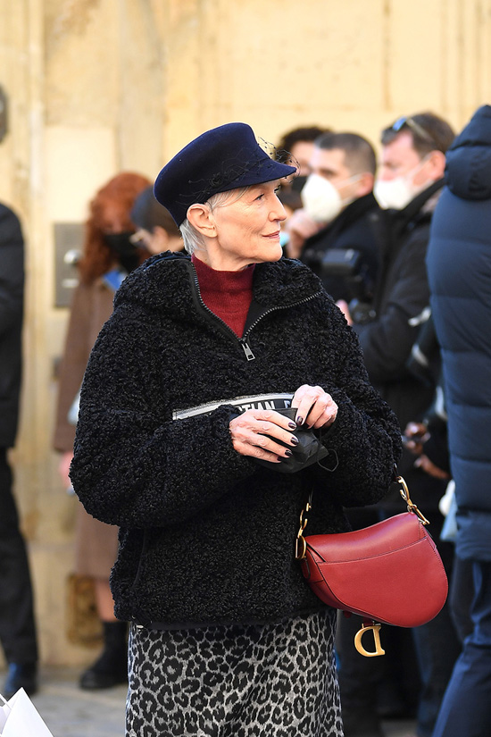 2kak-modno-nosit-tolstovku-vesna-2022_mej-mask-2.jpg (178 KB)