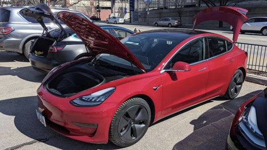 21584466292_dilery-ne-pustili-teslu-na-avtosalon_-vladelcy-elektrokarov-otomstili-sobstvennoy-vystavkoy3.jpeg (67 KB)