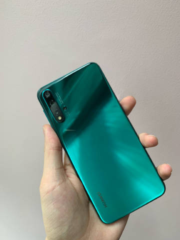 3huawei_nova_5_pro_pokazalsa_na_zhivyh_foto_picture2_3_resize.jpg (24 KB)