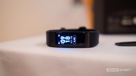 huawei-band-3-pro-hands-on-1-1000x564.jpg (38 KB)