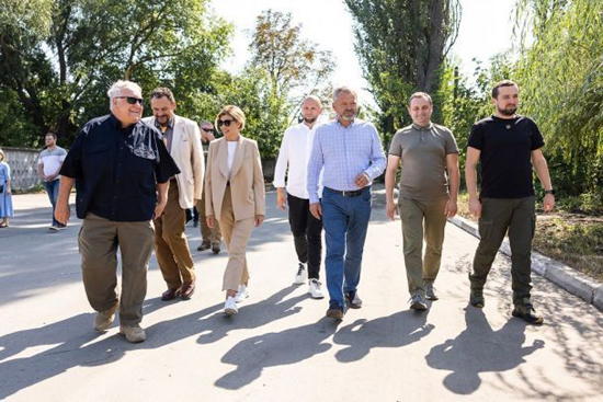 477b73001c5172ba3e7a7a174e19a0f42.jpeg (203 KB)