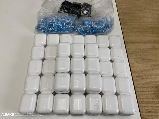1apples-airpod-2-package-leaked-397_large.png (371 KB)