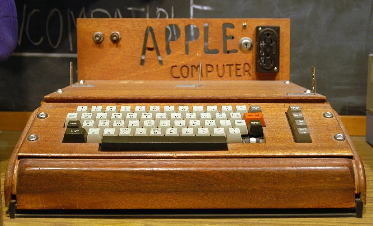 apple-i-kompyuter.webp (105 KB)