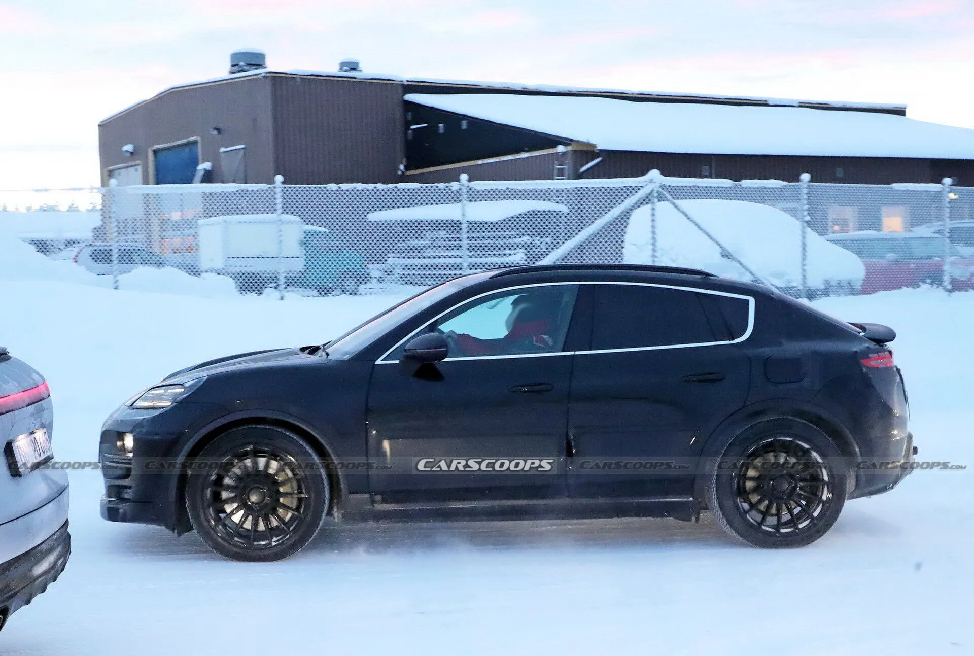 2023-porsche-macan-ev-2.webp (230 KB)