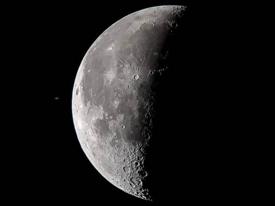 2Galaxy-S8-Moon-Distance-750x563.jpg (23 KB)