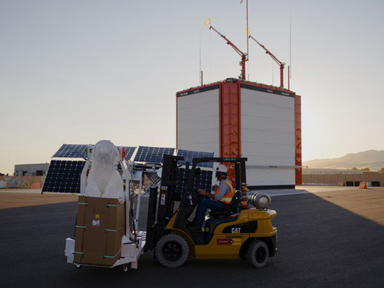 1071718_EC_neutrino-speed_feat-1.jpg (133 KB)