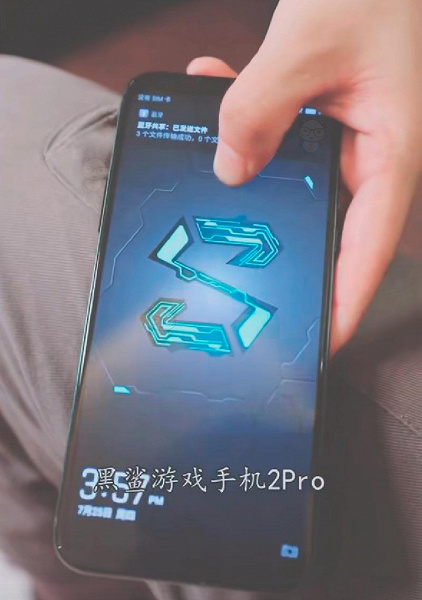 1EAlJW1IX4AE50r3_large.jpeg (83 KB)