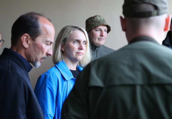 4FUF9FARXEAMNLHf.jpg (124 KB)