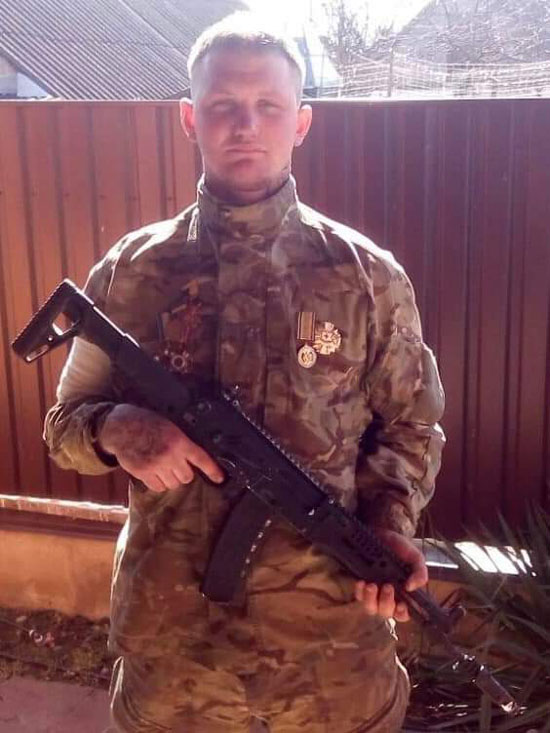 FVEUIh0WYAM8S-v.jpg (91 KB)