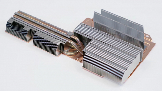 3SONY-Playstation-5-21_large.jpg (120 KB)