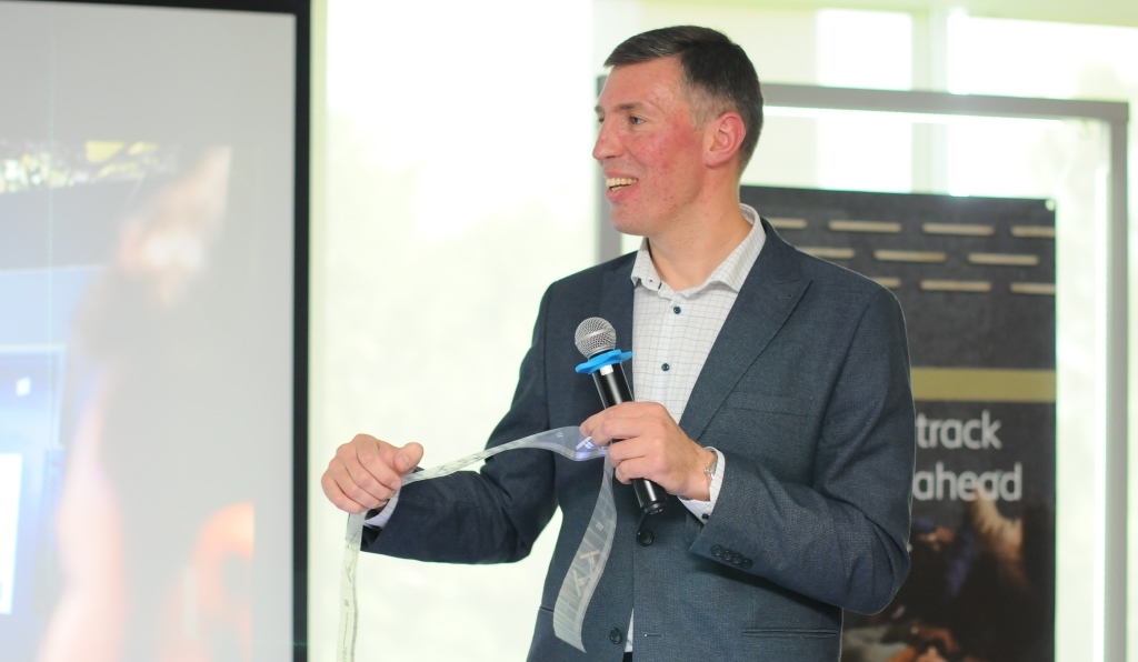 Yaroslav Nitsak_Ericsson with Radio Stripe.JPG (210 KB)