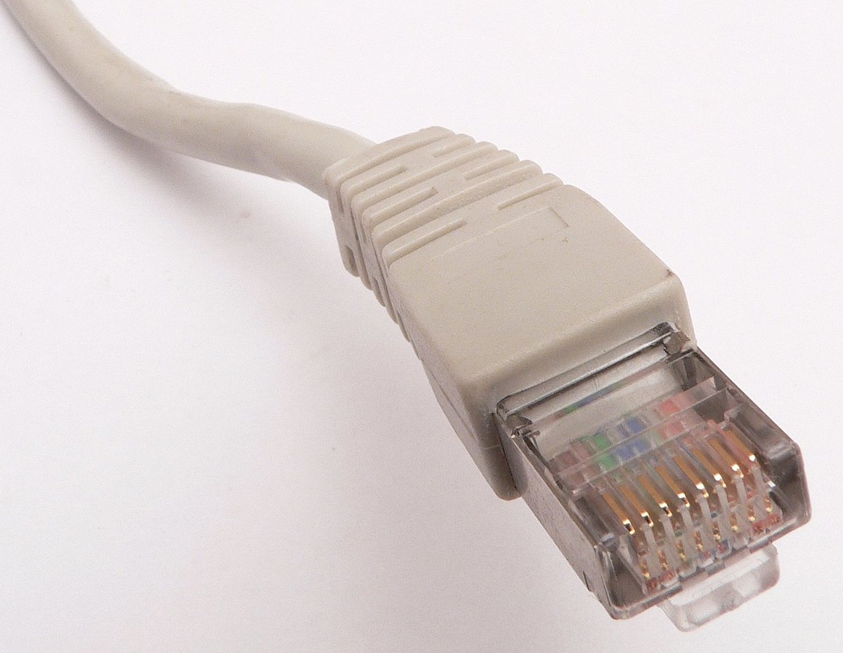 Ethernet_RJ45_connector_p1160054.jpg (150 KB)