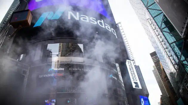 107004709-1642784190439-gettyimages-1237881510-NASDAQ_WIPEOUT.webp (23 KB)