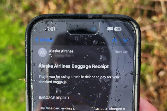 iPhone_alaska_airlines_flight.webp (37 KB)