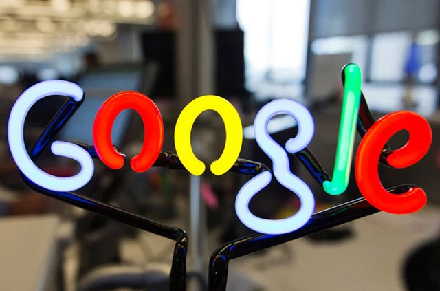 google-overtaking-apple-.jpg.webp (38 KB)