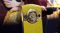 В Китае назвали золотой смартфон с драконом «оскорблением сакральности истории»