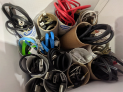 Как хранить кабели, если у вас их много и они постоянно спутываются