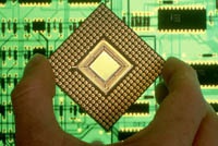 Благодаря DRAM-памяти объем рынка чипов подрос на 8%